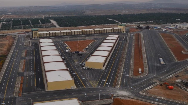 Malatya’da ’Buğday Pazarı’ esnafları dükkanlarına kavuştu