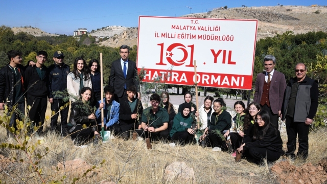 Malatya'da Cumhuriyet'in 101. Yılına Özel Ağaç Dikildi!