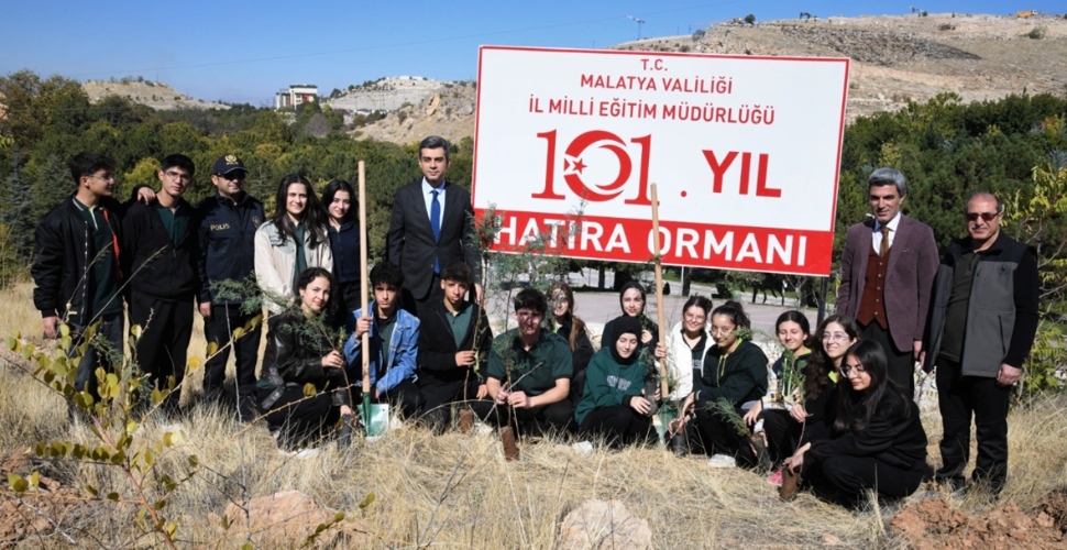 Malatya'da Cumhuriyet'in 101. Yılına Özel Ağaç Dikildi!